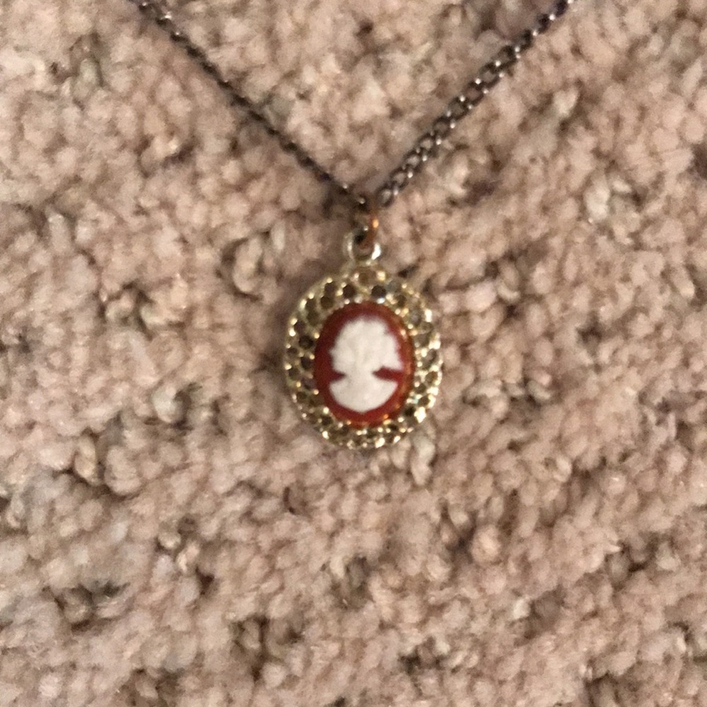Small cameo necklace